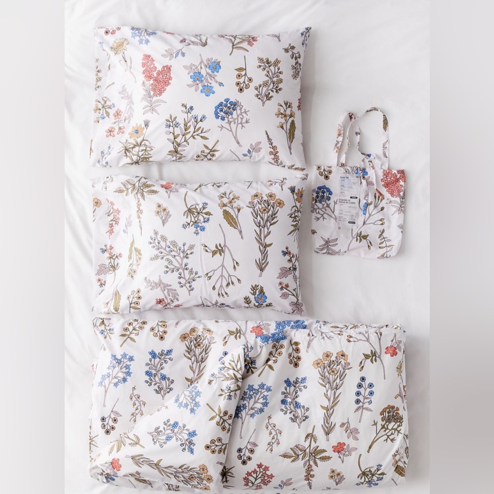 UO HOME Urban Outfitters TWIN XL Myla Floral Duvet Set NWT LAST ONE